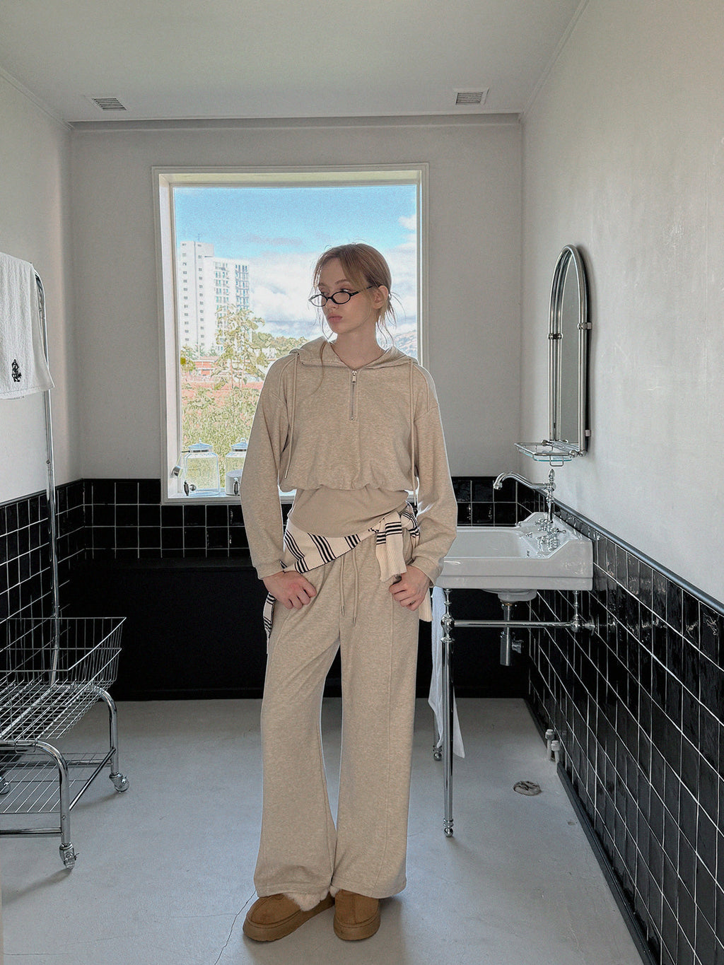 Lonton Layered Half-Zip Sweatshirt and Wide Banding Long Pants