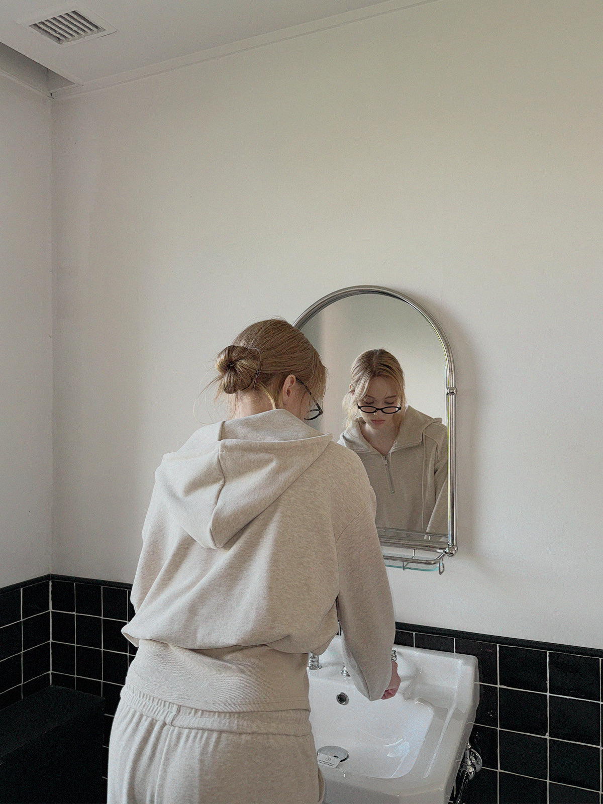 Lonton Layered Half-Zip Sweatshirt and Wide Banding Long Pants