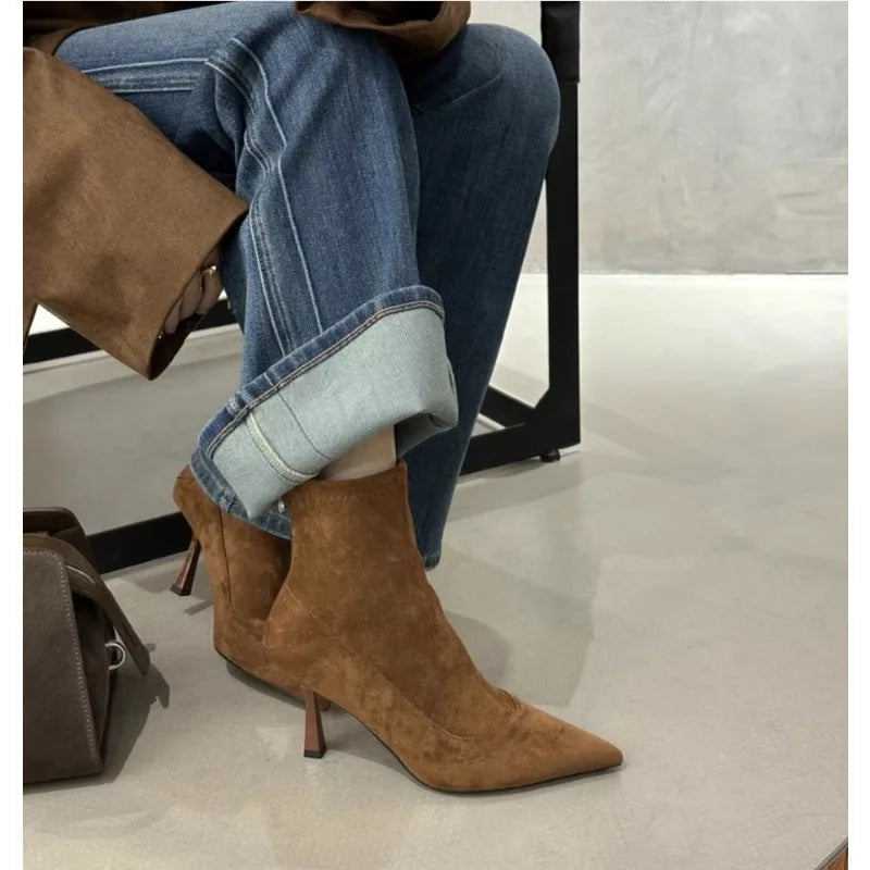 Botas Femininas Retrô de Camurça com Salto Fino e Bico Fino, Estilo Francês, para Escritório, Outono Inverno