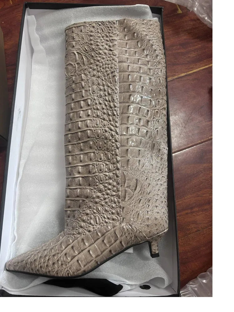 Botas Femininas de Cano Médio com Salto Baixo Pontudo 2026, Botas de Cano Alto da Moda com Salto Fino, Tamanhos Grandes 35-45