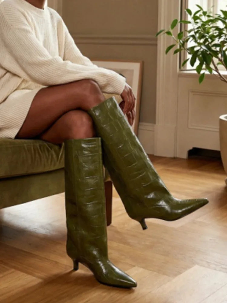 Botas Femininas de Cano Médio com Salto Baixo Pontudo 2026, Botas de Cano Alto da Moda com Salto Fino, Tamanhos Grandes 35-45