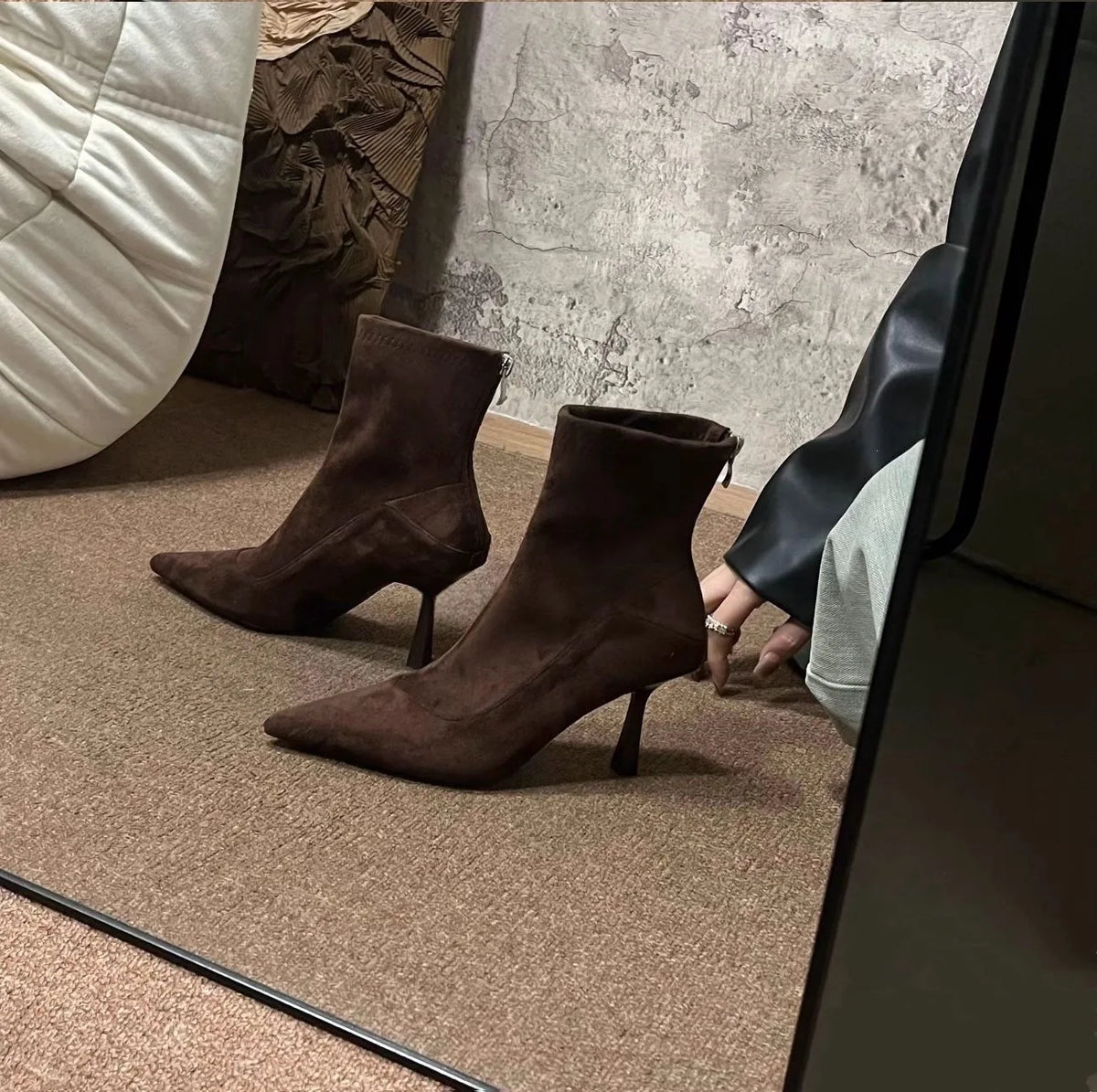 Botas Femininas Retrô de Camurça com Salto Fino e Bico Fino, Estilo Francês, para Escritório, Outono Inverno
