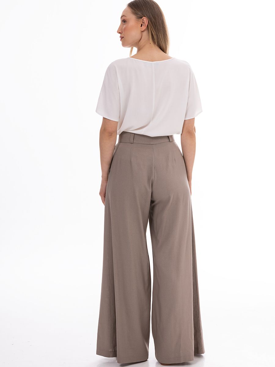 Women trousers model 225299 awama